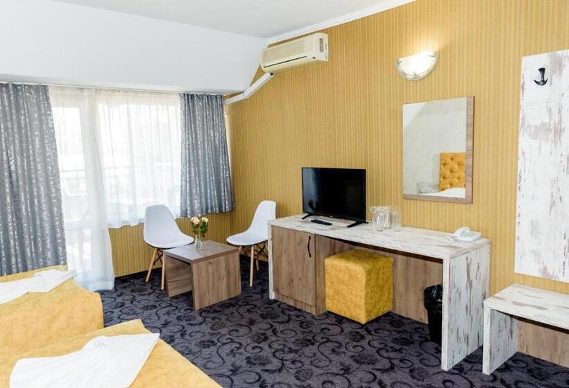标准三人间, Family Hotel Prestige