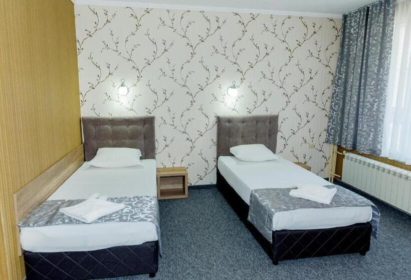 标准三人间, Family Hotel Prestige