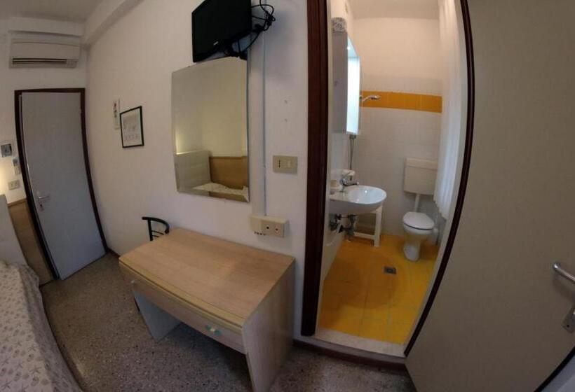 标准单人间, Albergo Rosa