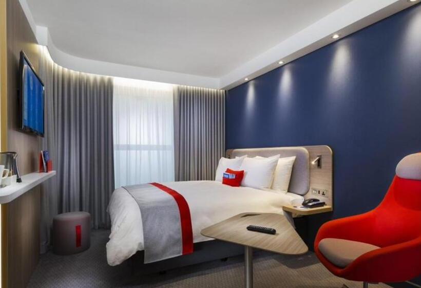Номер Стандарт Адаптированный для Инвалидов, Holiday Inn Express Paris Poissy, An Ihg