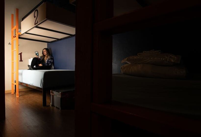 공동 객실, The Bunkhouse