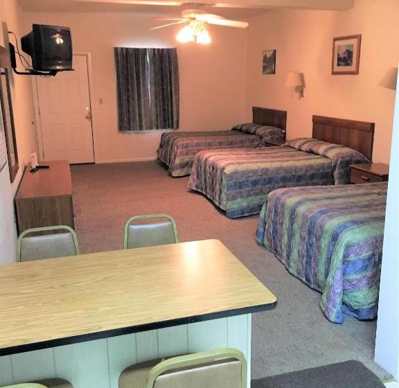 Номер Стандарт Трехместный, Hunters Lodge Motel