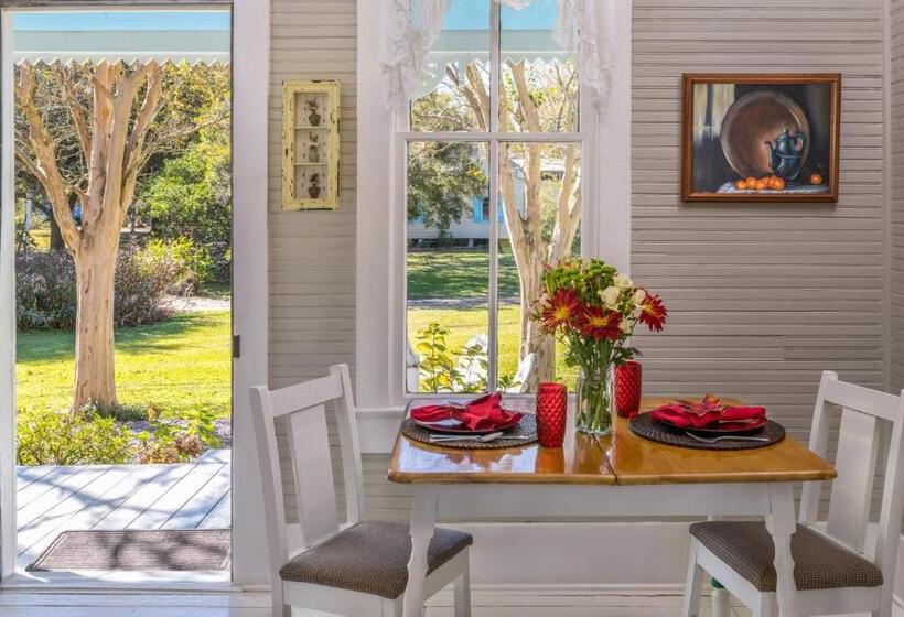 Номер Superior, Maison D'memoire Bed & Breakfast Cottages