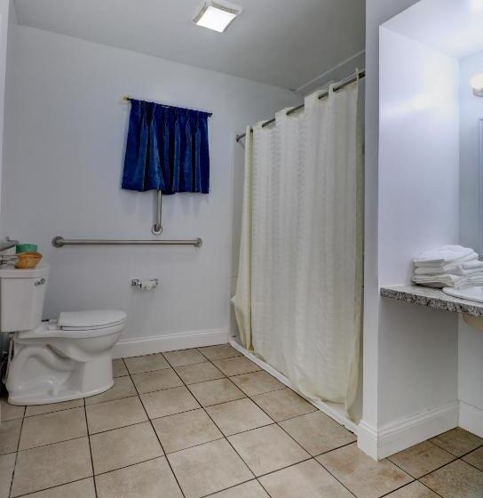 חדר סטנדרט מותאם לאדם עם מוגבלויות, Brookside Inn & Cottages
