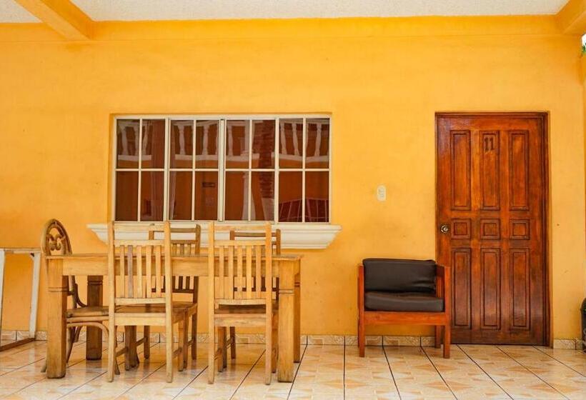 标准三人间, Y Restaurante Punta Diamantes