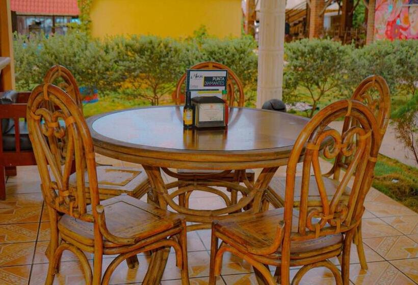 四人标准间, Y Restaurante Punta Diamantes