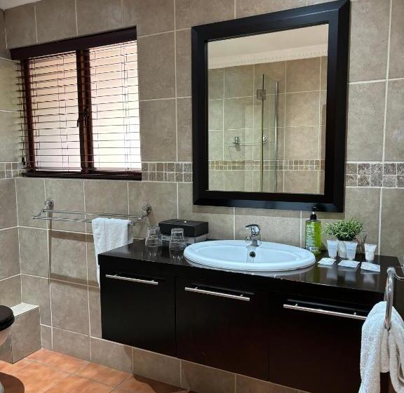 Номер Deluxe Кровать Кинг, Accommodation Bedfordview   Hethersett Guesthouse
