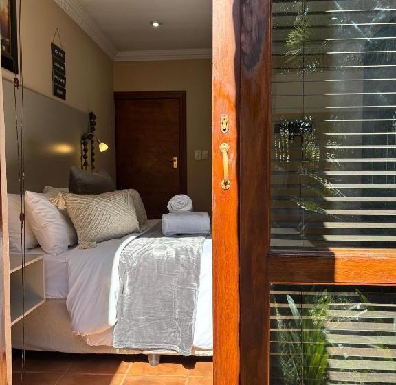 Номер Стандарт Вид на Сад, Accommodation Bedfordview   Hethersett Guesthouse
