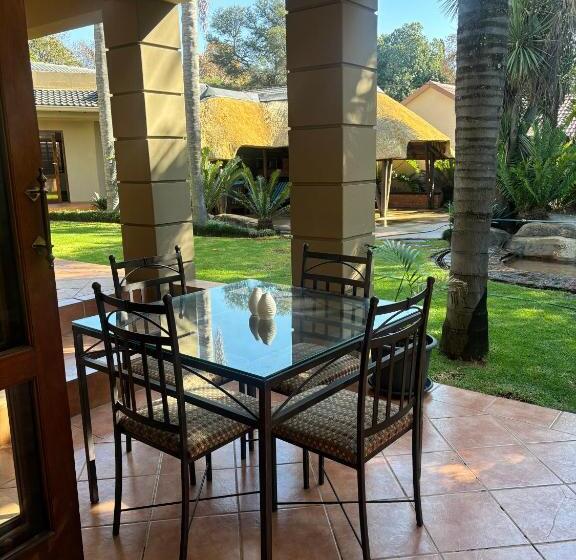Люкс Deluxe Кровать Кинг, Accommodation Bedfordview   Hethersett Guesthouse