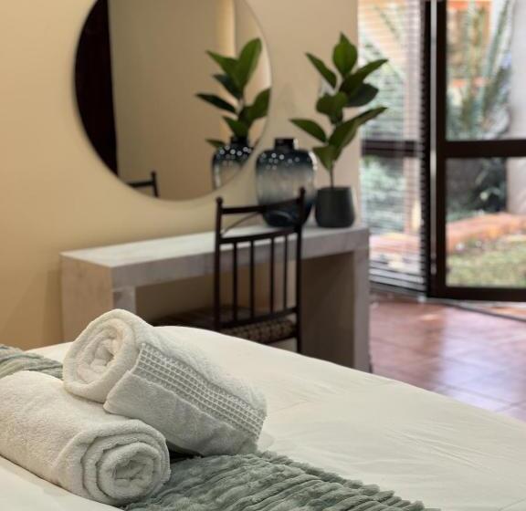 Люкс Deluxe Кровать Кинг, Accommodation Bedfordview   Hethersett Guesthouse