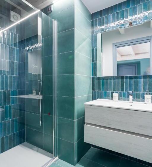 带大床的标准间, Domus Xenia
