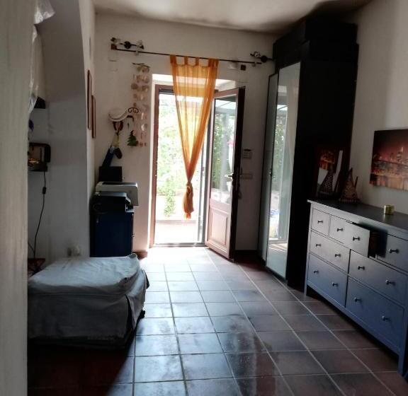 اتاق لوکس, Scacciapensieri S Home