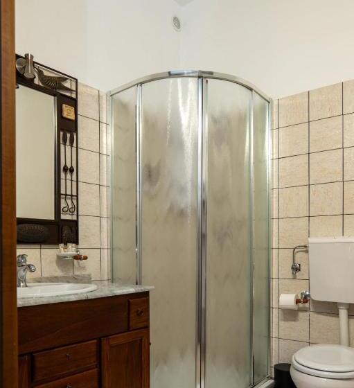 Standard Kolmen Hengen Huone, B&b L Angolo Di Plutia