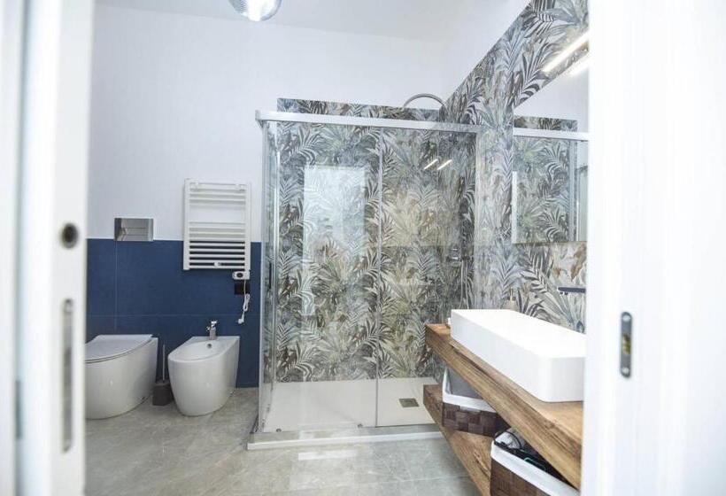 آپارتمان دلوکس 3 خوابه, Casa Avignone