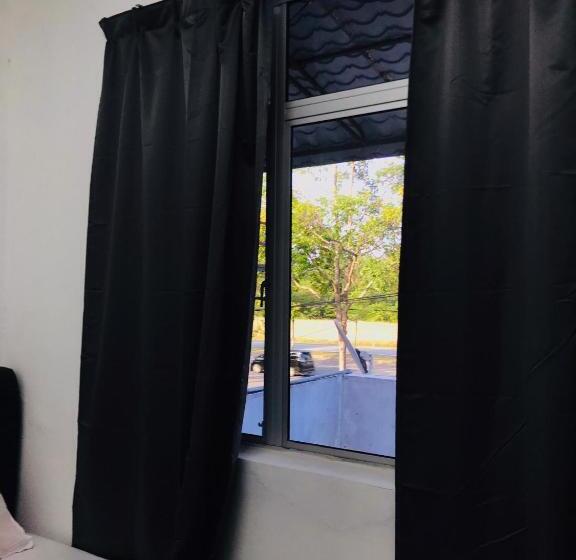 Трехместный Номер Deluxe, Q Inn Hotel Kerteh