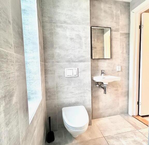 اتاق ساده سه‌ نفره, Budgetel  Kong Oscarsgate 22