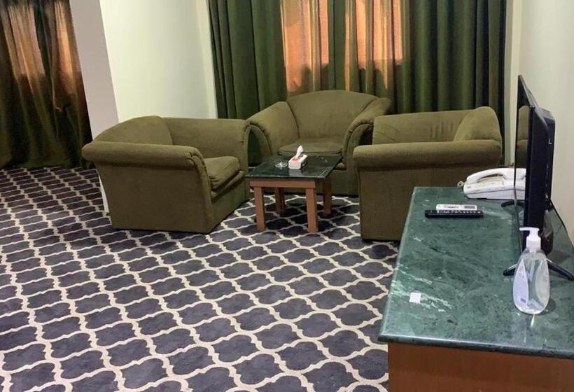Семейный Номер, Al Aziziyah Hotel And Suites