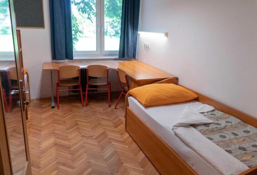 اتاق استاندارد یک نفره, Dijaški Dom Bežigrad Ljubljana Hostel