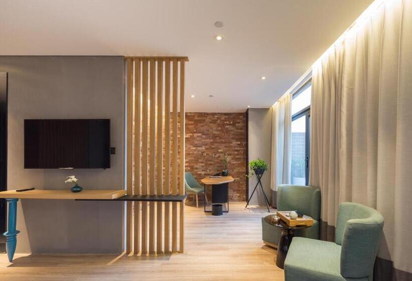 Номер Стандартный Кровать Куин, M Hotel Zhengzhou