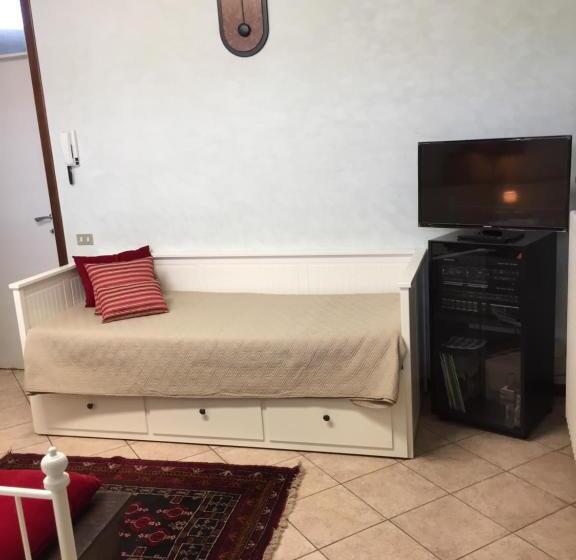 Четырехместный Номер Стандарт, Rooms Villa Bergamo Airport