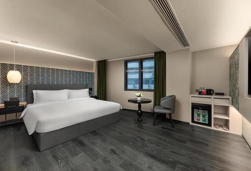 اتاق لوکس با تخت بزرگ, Jinglai Bushe Hotel Bund Nanjing West Road Shanghai