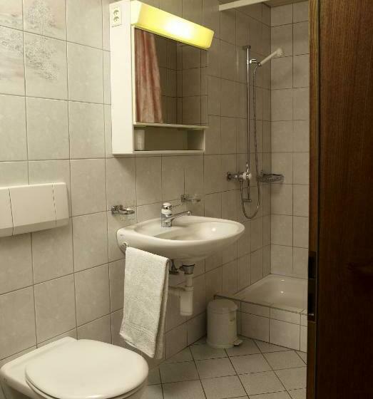 Номер Стандарт Трехместный, Hôtel Gîte Rural à 3 Km De Delémont