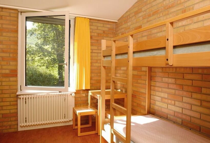 带共用浴室的标准房间, St. Gallen Youth Hostel