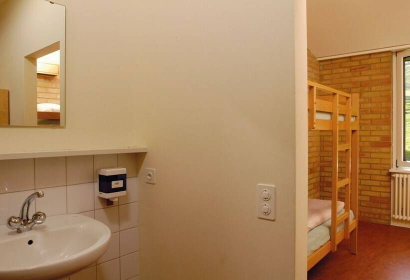 带共用浴室的标准房间, St. Gallen Youth Hostel