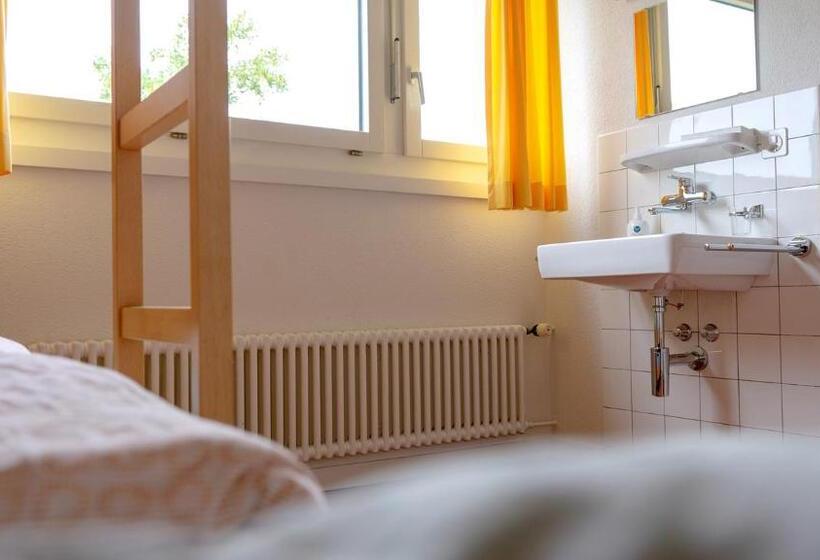 标准单人间共用浴室, St. Gallen Youth Hostel