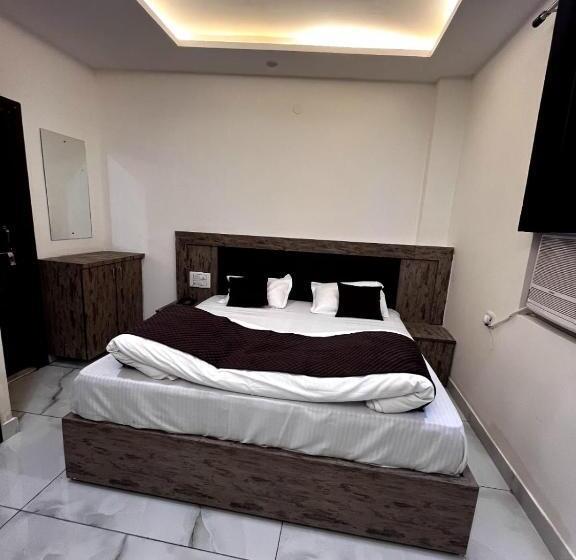 اتاق اکونومی, Fabhotel Dev Palace