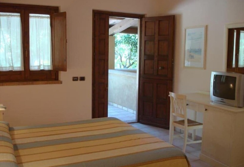 スーペリアトリプルルーム, Il Borghetto Beach Club Resort