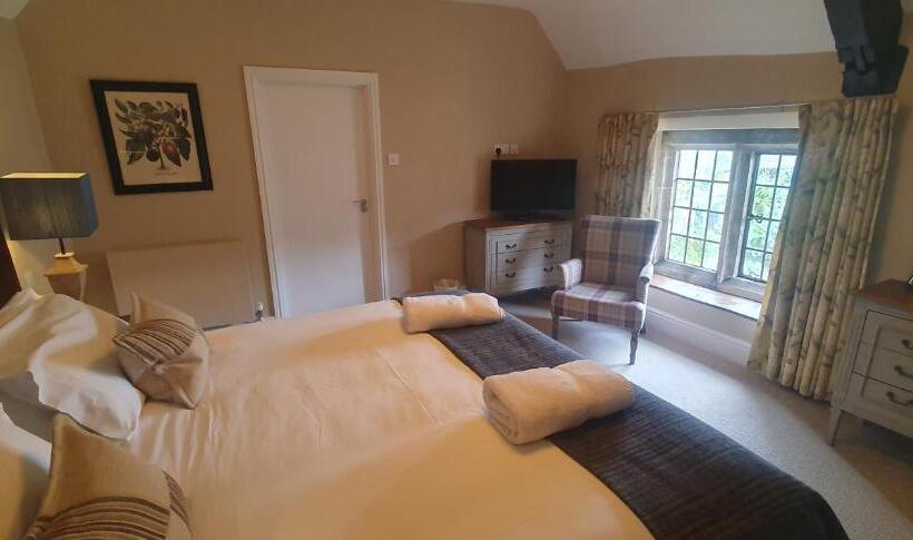 Family Suite, The Crown At Shipton