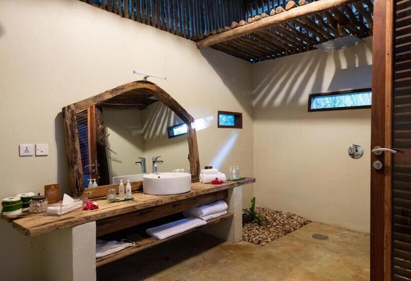 سوئیت جونیور با چشم‌انداز باغ, Upendo Beach Boutique Hotel Zanzibar