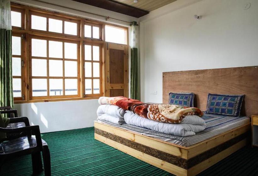 Номер Deluxe, Bros Hostel & Cafe, Sissu