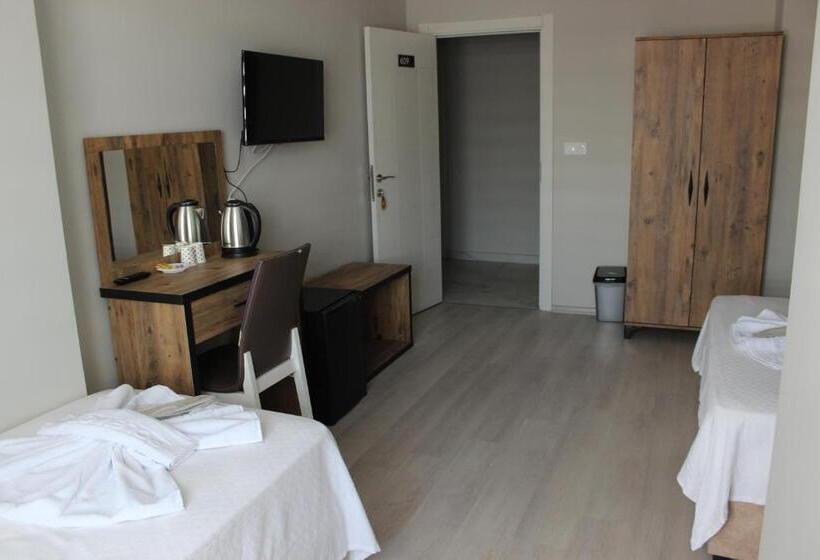 标准三人间, Polem Otel