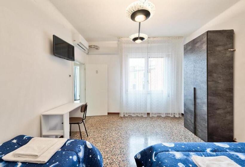 اتاق لوکس سه تخته, City Living Guest House Venice