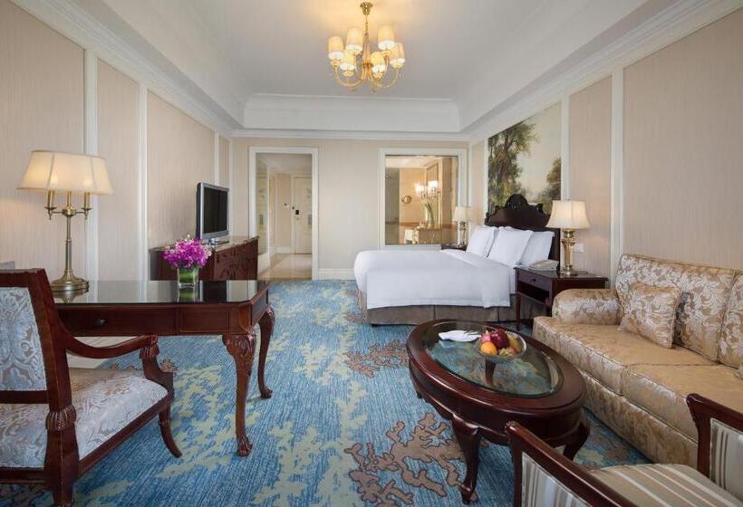 Номер Клуб Вид на Море, Crowne Plaza Ocean Spring Resort, An Ihg