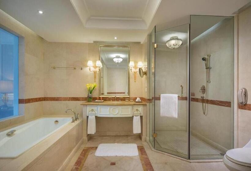 Номер Клуб, Crowne Plaza Ocean Spring Resort, An Ihg