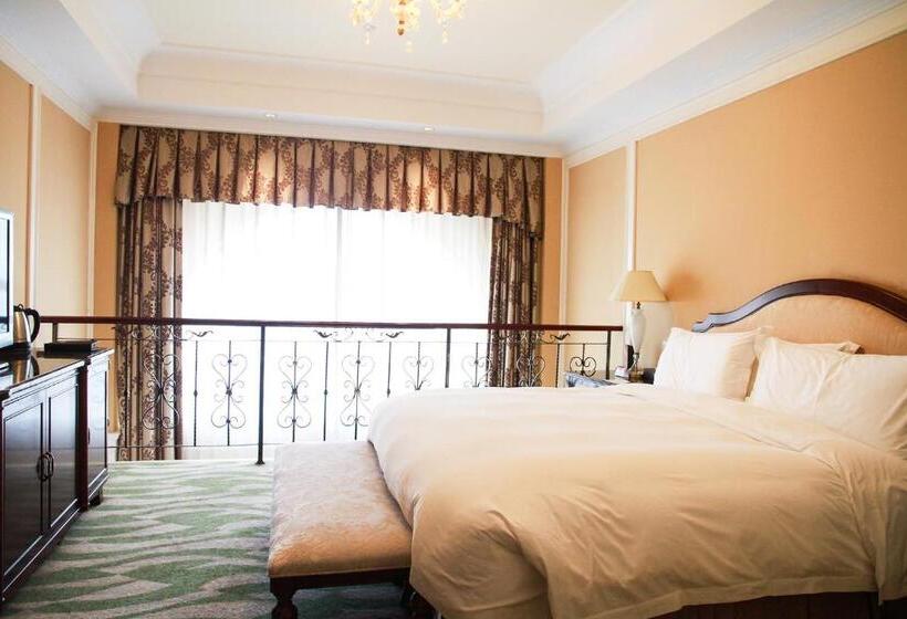 Люкс, Crowne Plaza Ocean Spring Resort, An Ihg