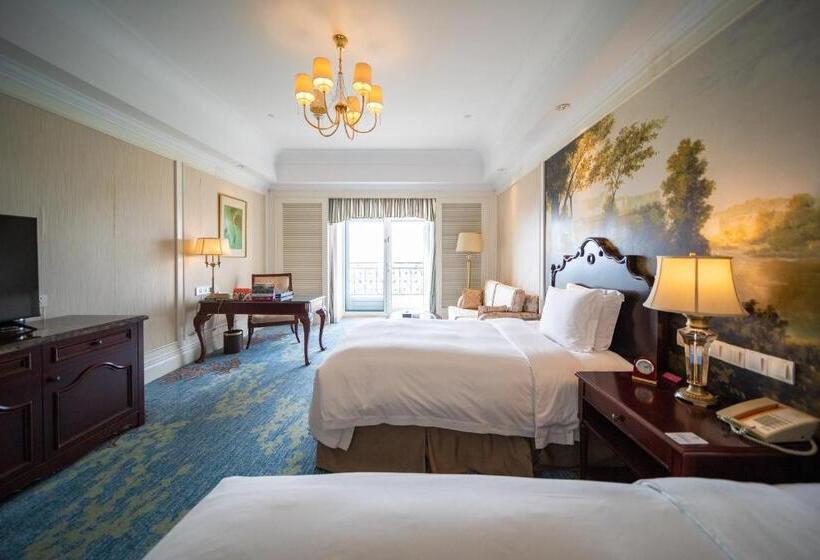 Номер Клуб, Crowne Plaza Ocean Spring Resort, An Ihg