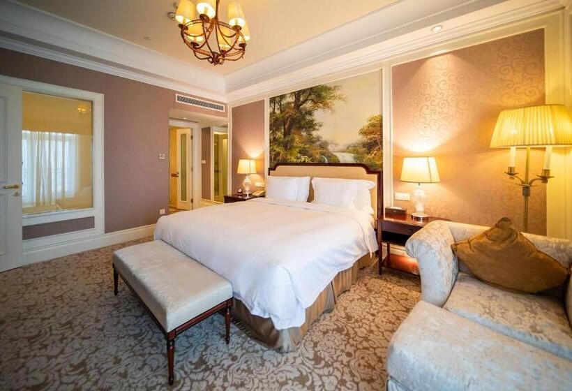 Люкс Superior, Crowne Plaza Ocean Spring Resort, An Ihg