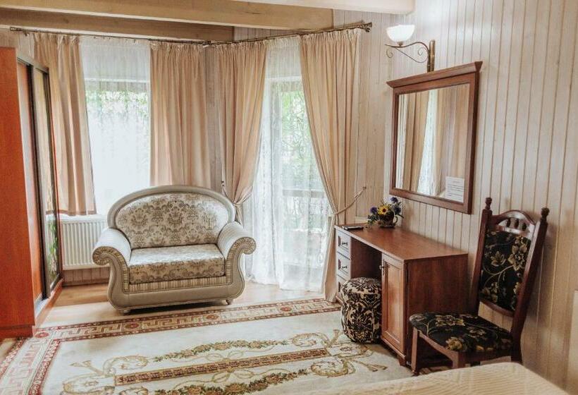 اتاق استاندارد با بالکن, Velyka Vedmedytsya