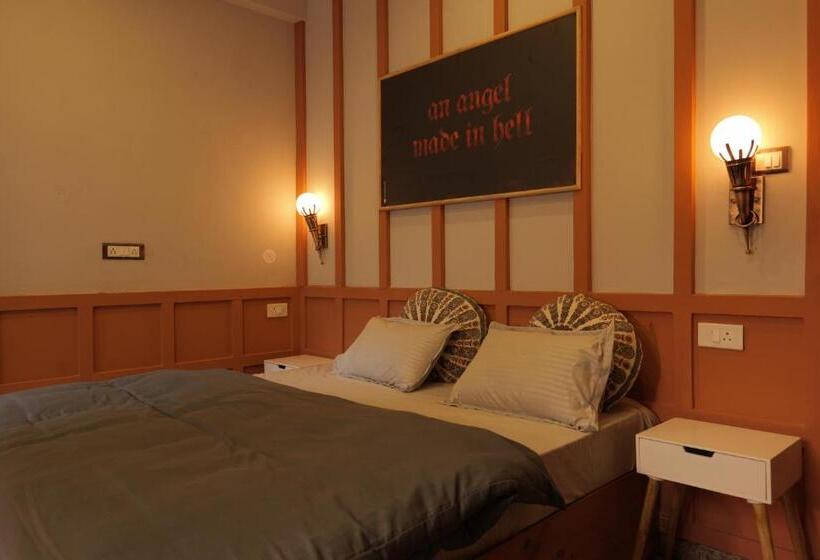 スタンダードルーム, The Trippy Tribe Riverside Hostel Kasol
