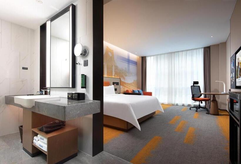 Номер Superior, Hampton By Hilton Guigang