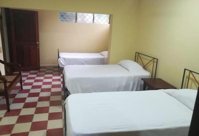 이코노미 트리플 룸, Villa Carolina Bed And Breakfast