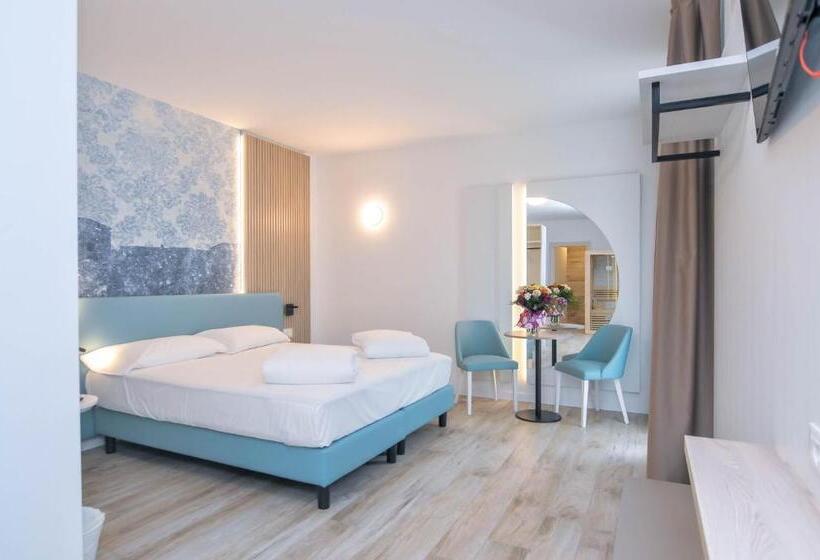 Полулюкс с Гидромассажем, Marina Junior Suite 4 Stelle S