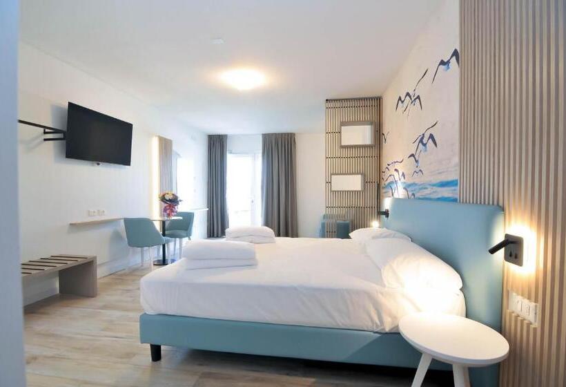 Полулюкс с Гидромассажем, Marina Junior Suite 4 Stelle S