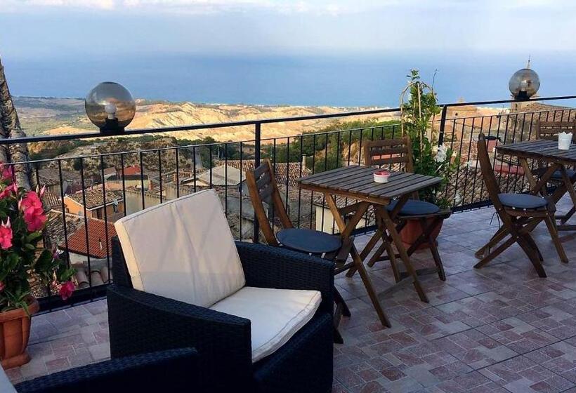 Номер Deluxe Вид на Море Боковой, Perla Del Borgo Bed And Breakfast