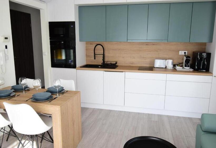 Апартаменты 2 Спальни, Sunset Resort   Lakeside Apartment