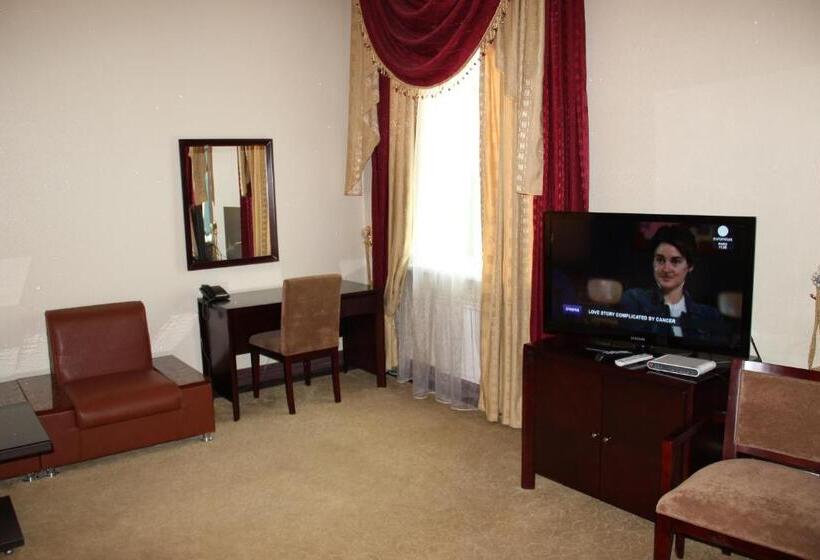 مجموعه ویستا شهر, Hamkor